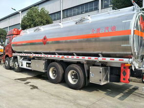 湖南岳陽小型加油車報價解析 為何成為攪拌車用戶的實惠之選？